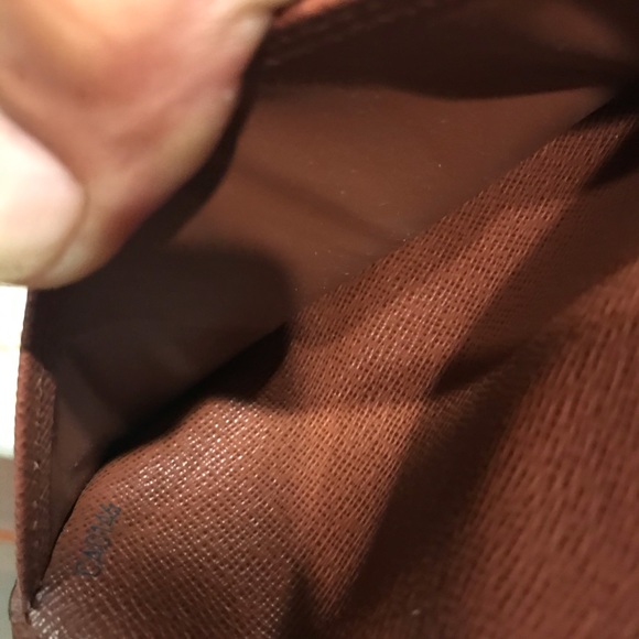 Authentic Louis Vuitton checkbook cover - Picture 9 of 9